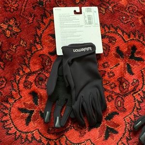 Lululemon training gloves